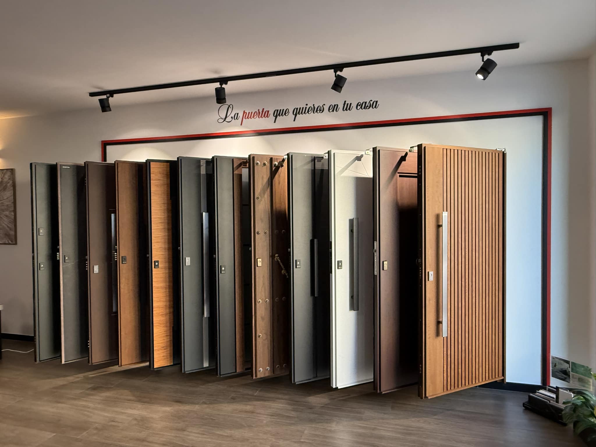 Expositor DiPuertas - Puertas de aluminio